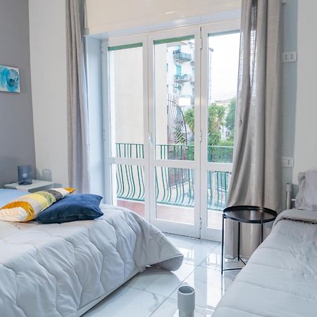 Hostel Partenope เนเปิลส์ ภายนอก รูปภาพ