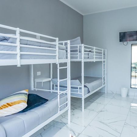 Hostel Partenope เนเปิลส์ ภายนอก รูปภาพ