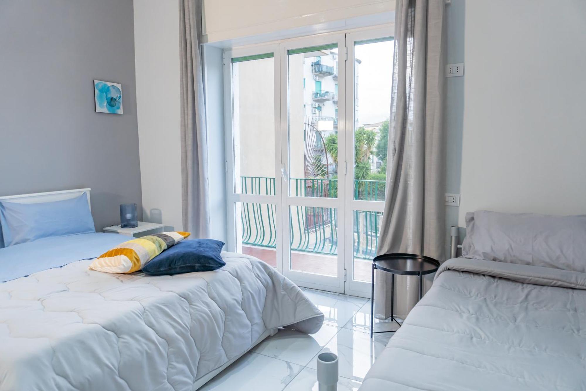 Hostel Partenope เนเปิลส์ ภายนอก รูปภาพ