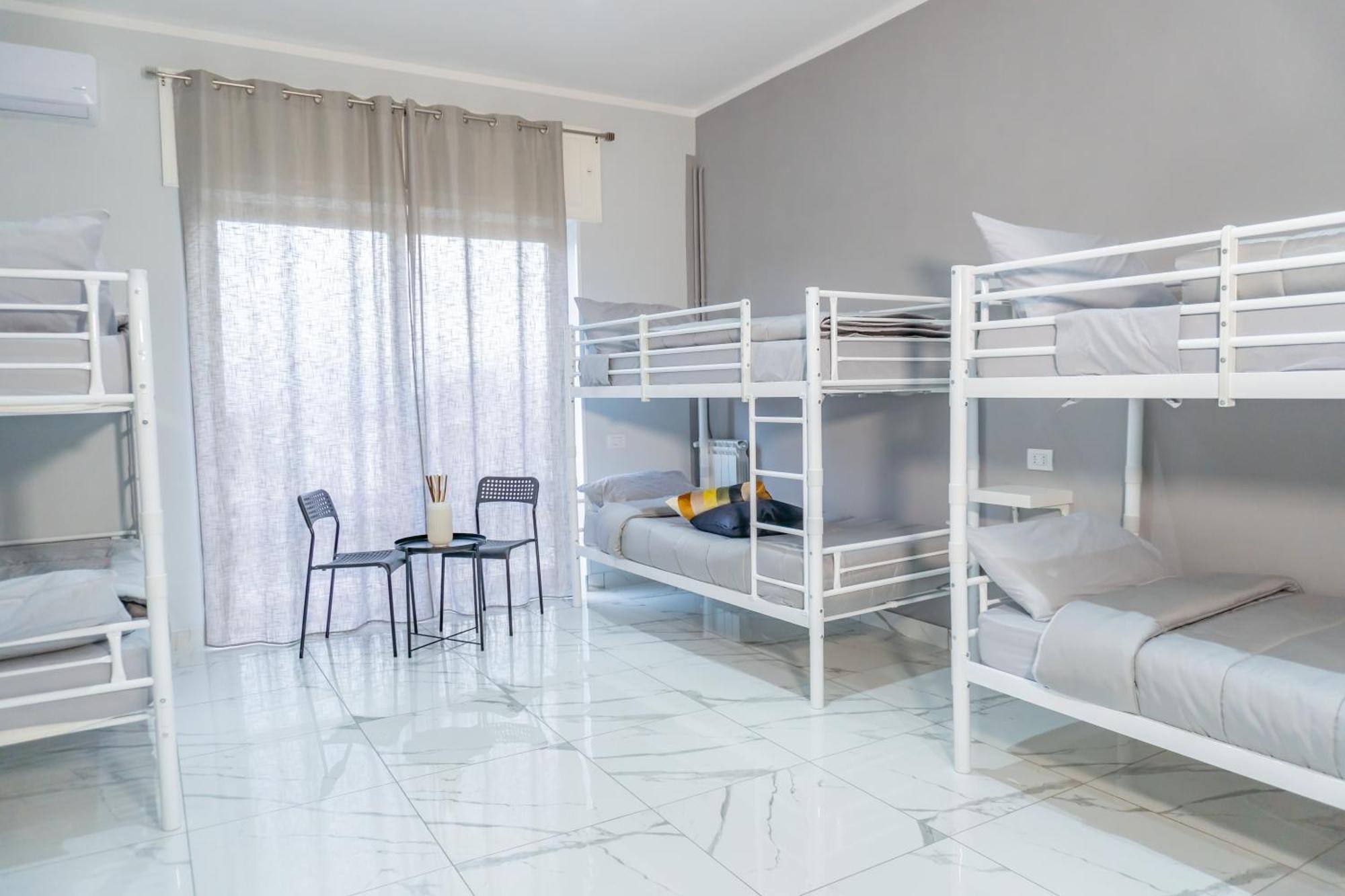 Hostel Partenope เนเปิลส์ ภายนอก รูปภาพ