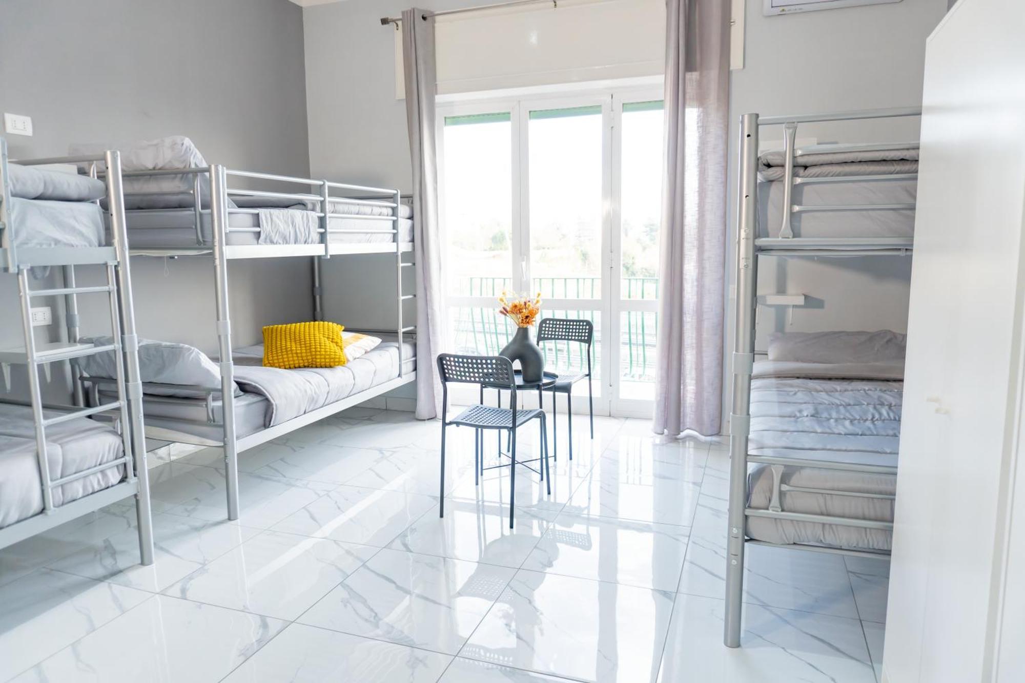 Hostel Partenope เนเปิลส์ ภายนอก รูปภาพ