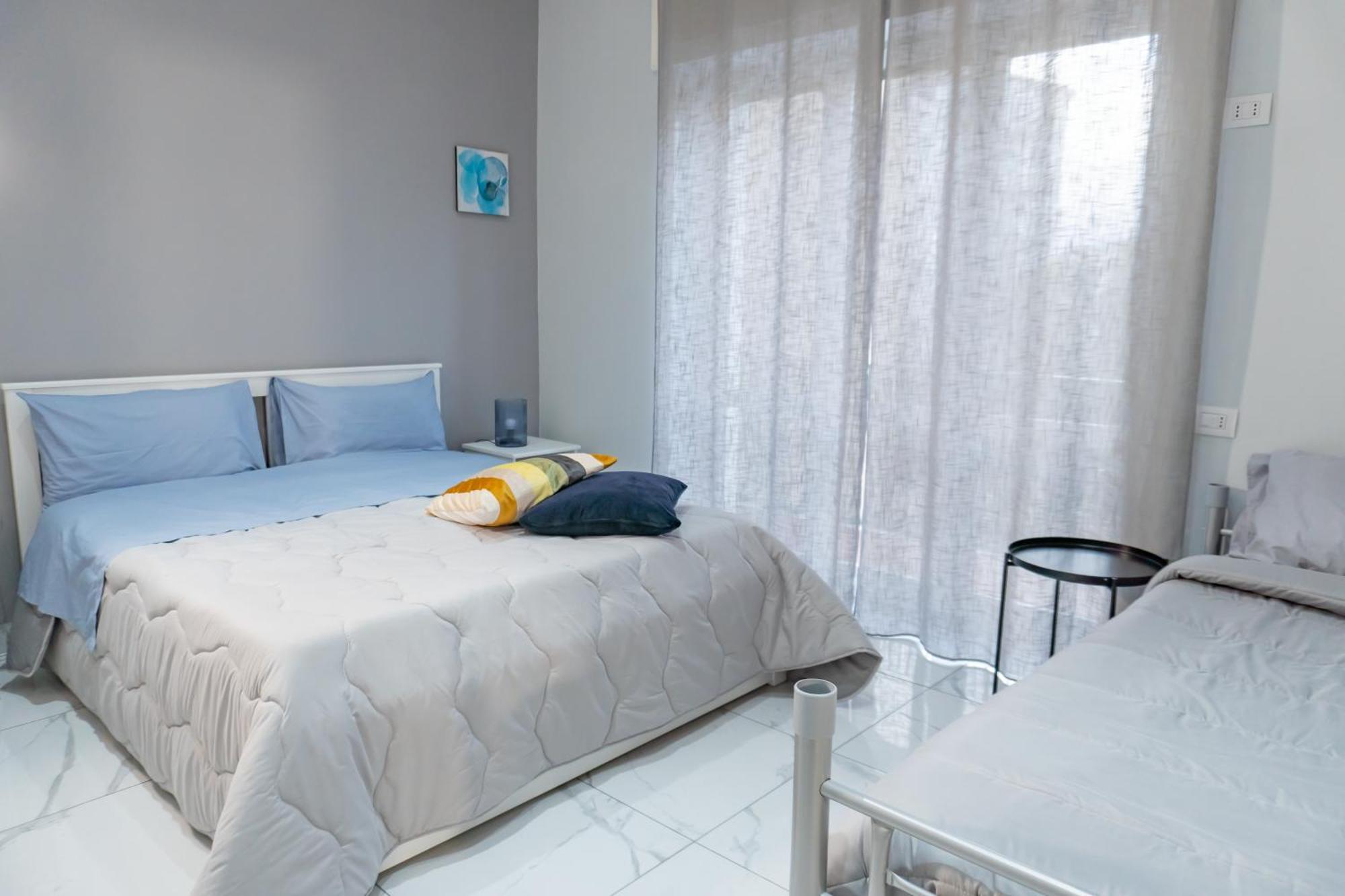 Hostel Partenope เนเปิลส์ ภายนอก รูปภาพ