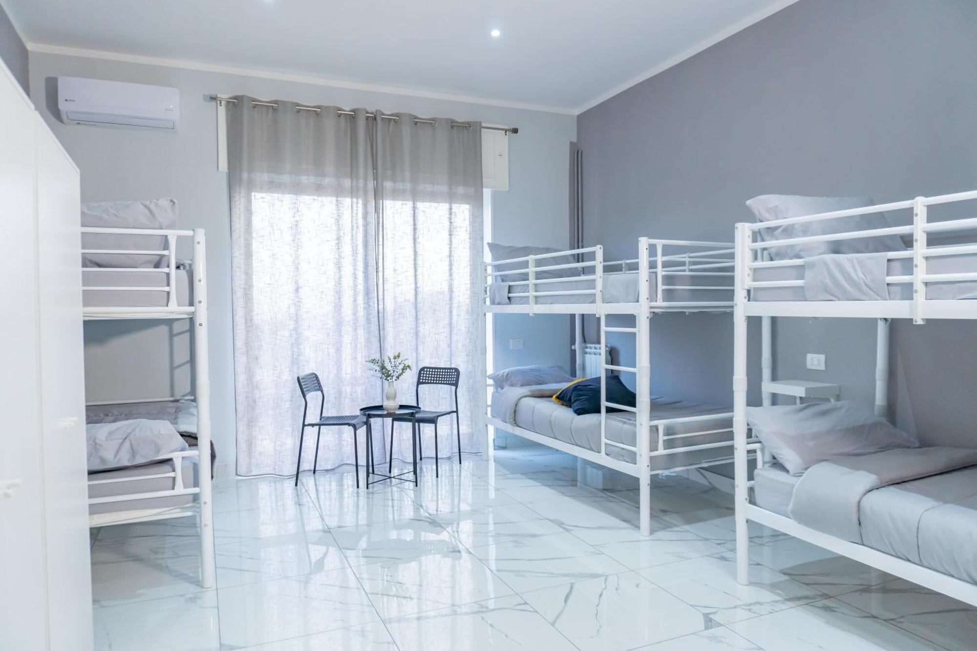 Hostel Partenope เนเปิลส์ ภายนอก รูปภาพ