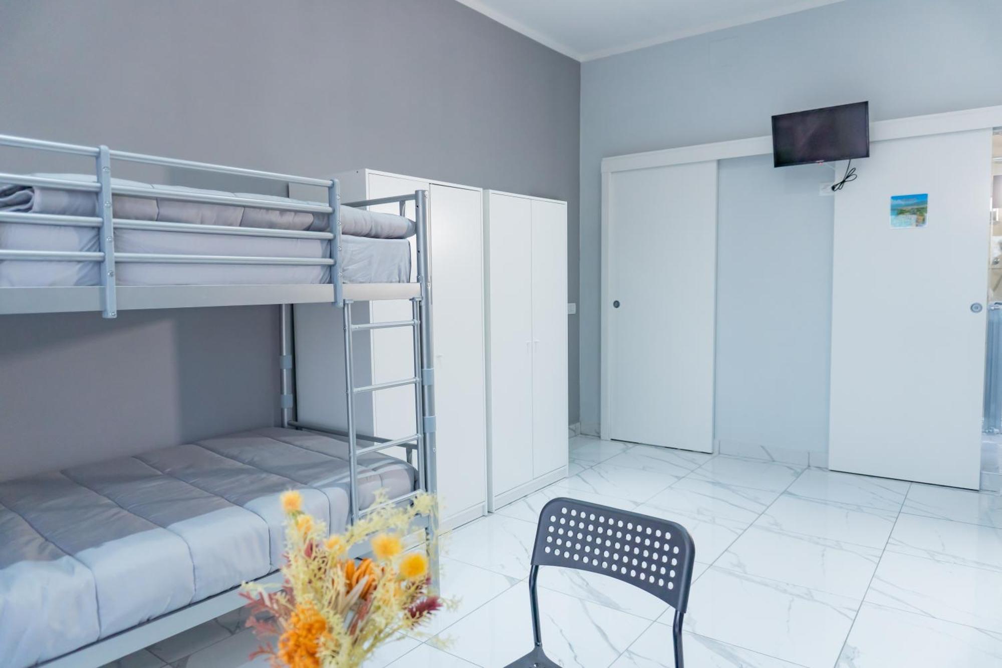 Hostel Partenope เนเปิลส์ ภายนอก รูปภาพ