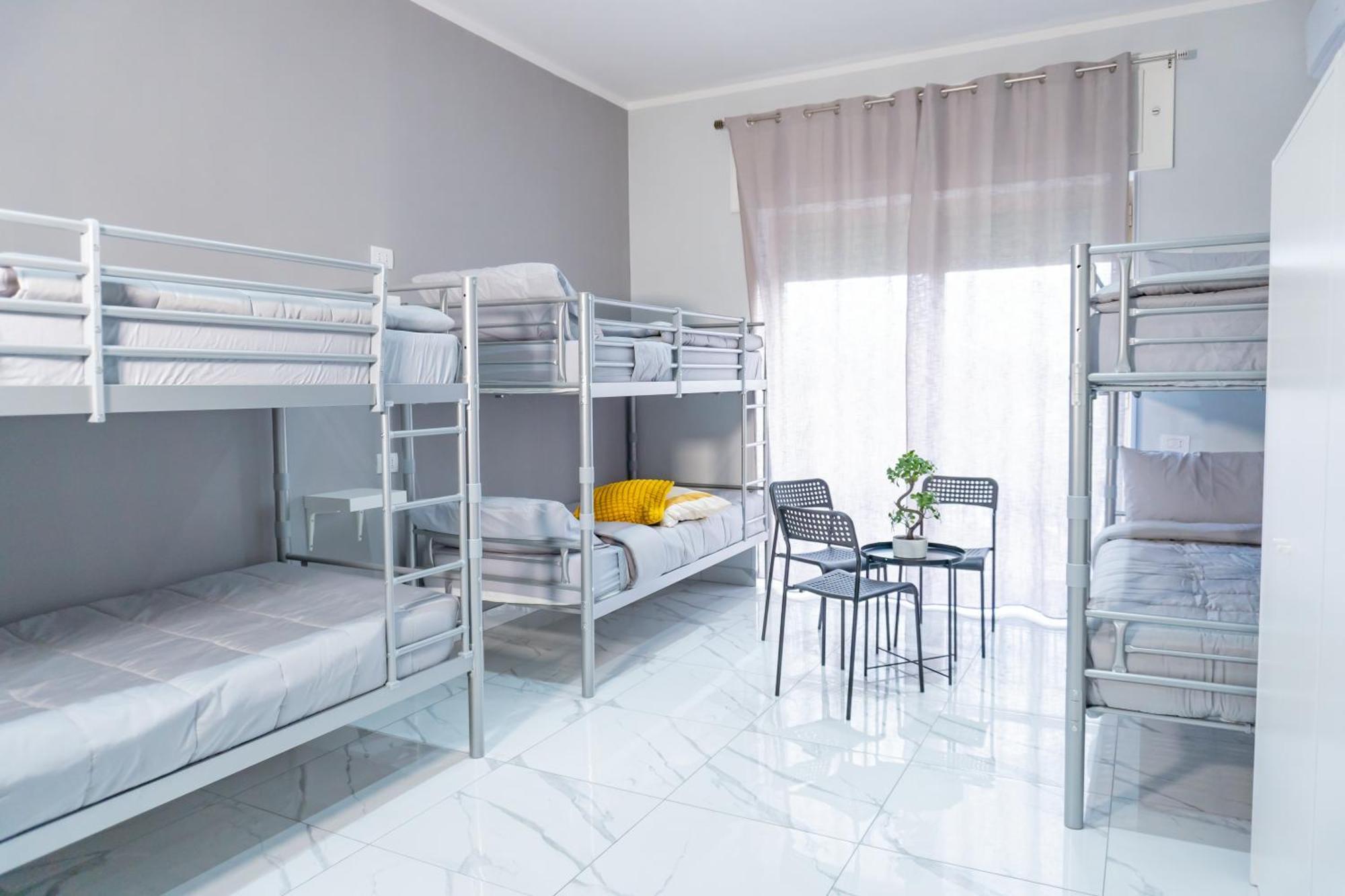 Hostel Partenope เนเปิลส์ ภายนอก รูปภาพ